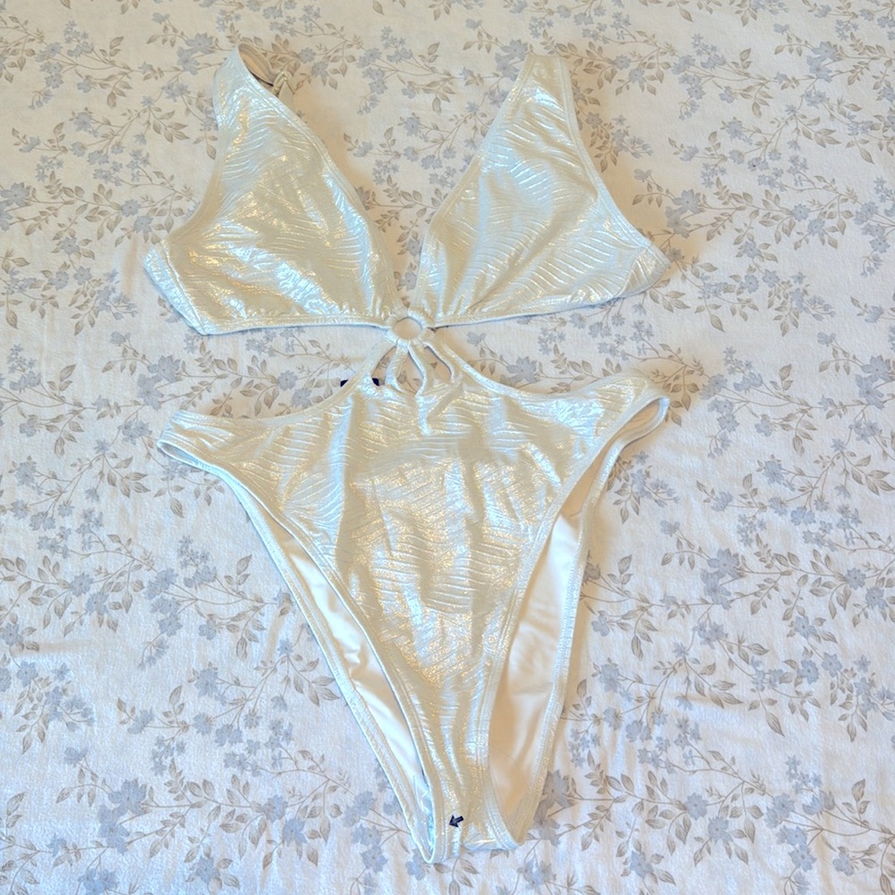 Bathing suit